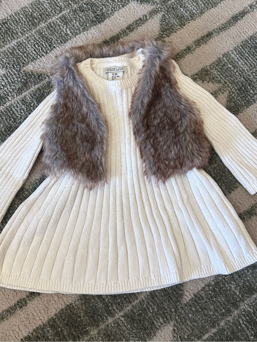Rachel Zoe Cream Cable-Knit Sweater with Faux Fur vest 18 months